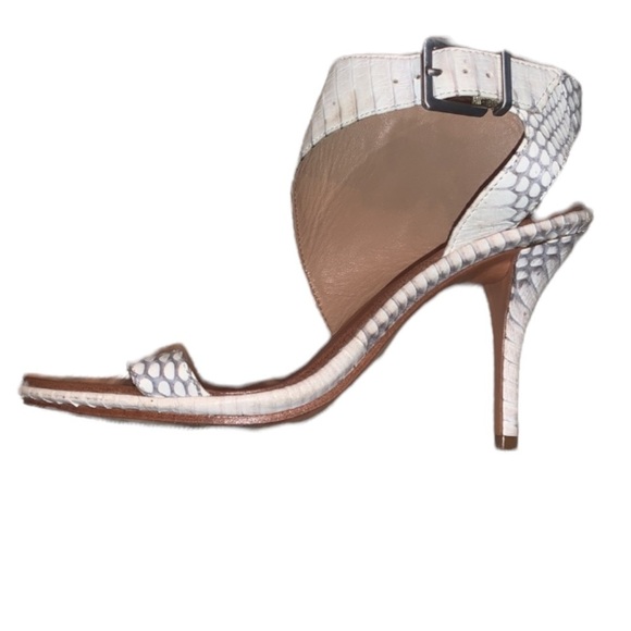 Vince Camuto Pikora Cream Snakeskin Peep Toe Stilettos Size 8 Heels Ankle Strap - Picture 15 of 16